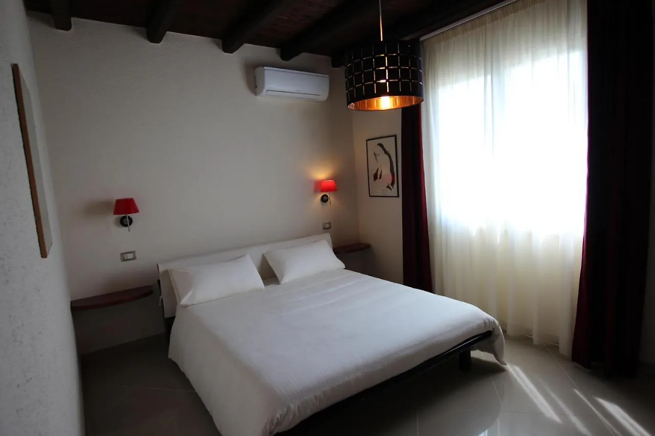 Casa di campagna Villa Bulcrini Sant Isidoro  Italia