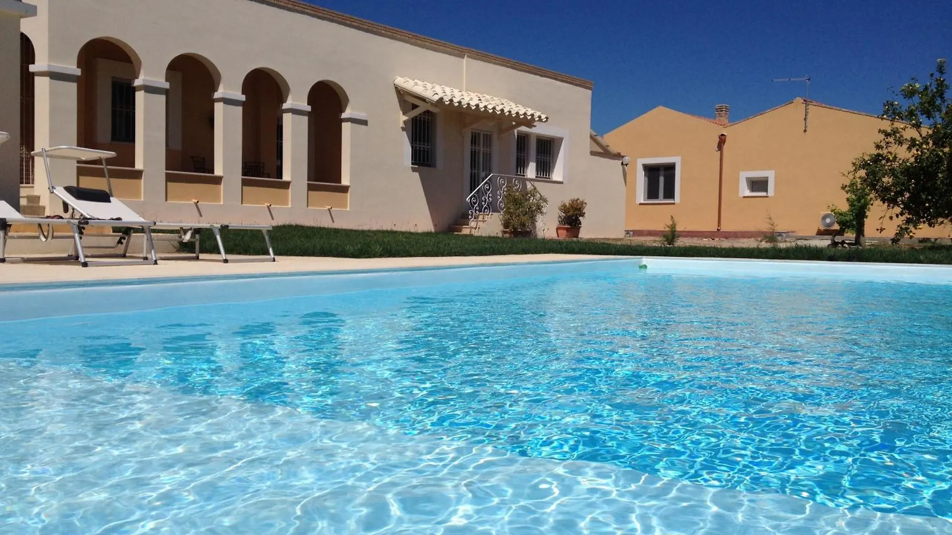 Villa Bulcrini Sant Isidoro  Italia